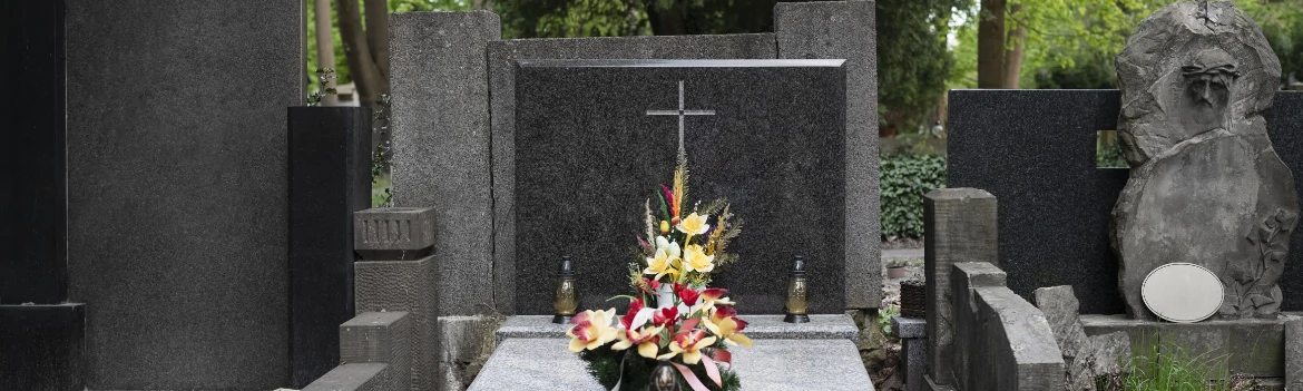 Borduri din mozaic pentru constructii funerare